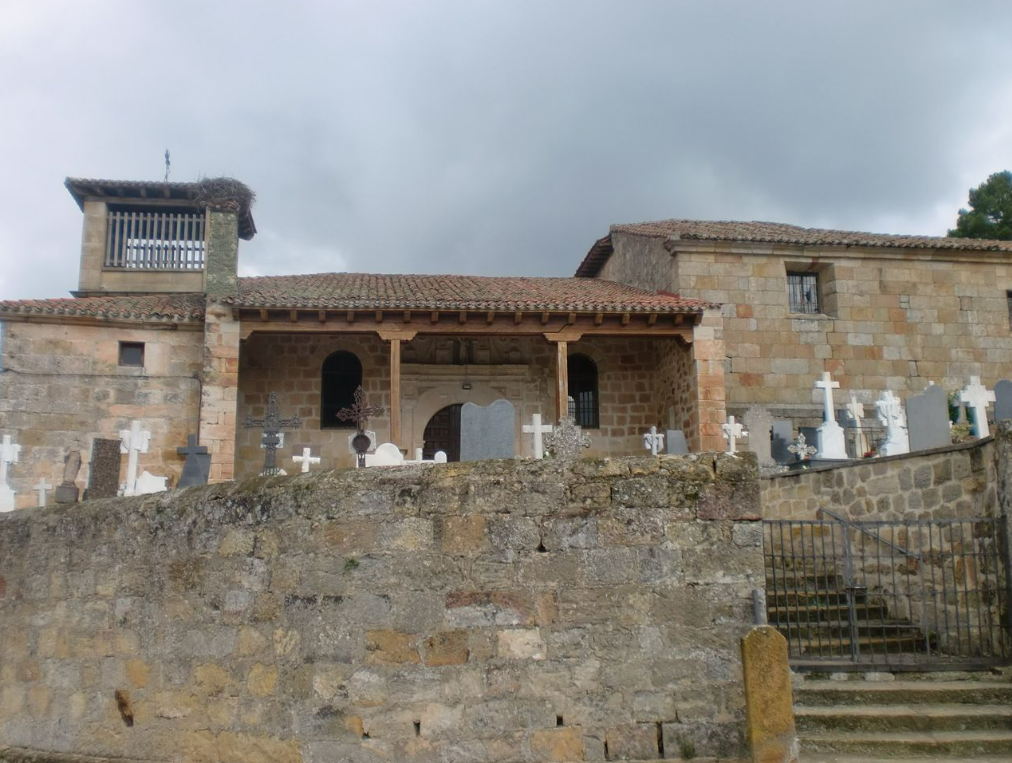 Iglesia con cementerio