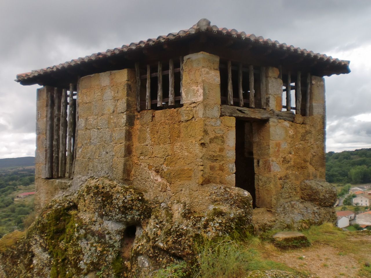 Campanario exento entrada