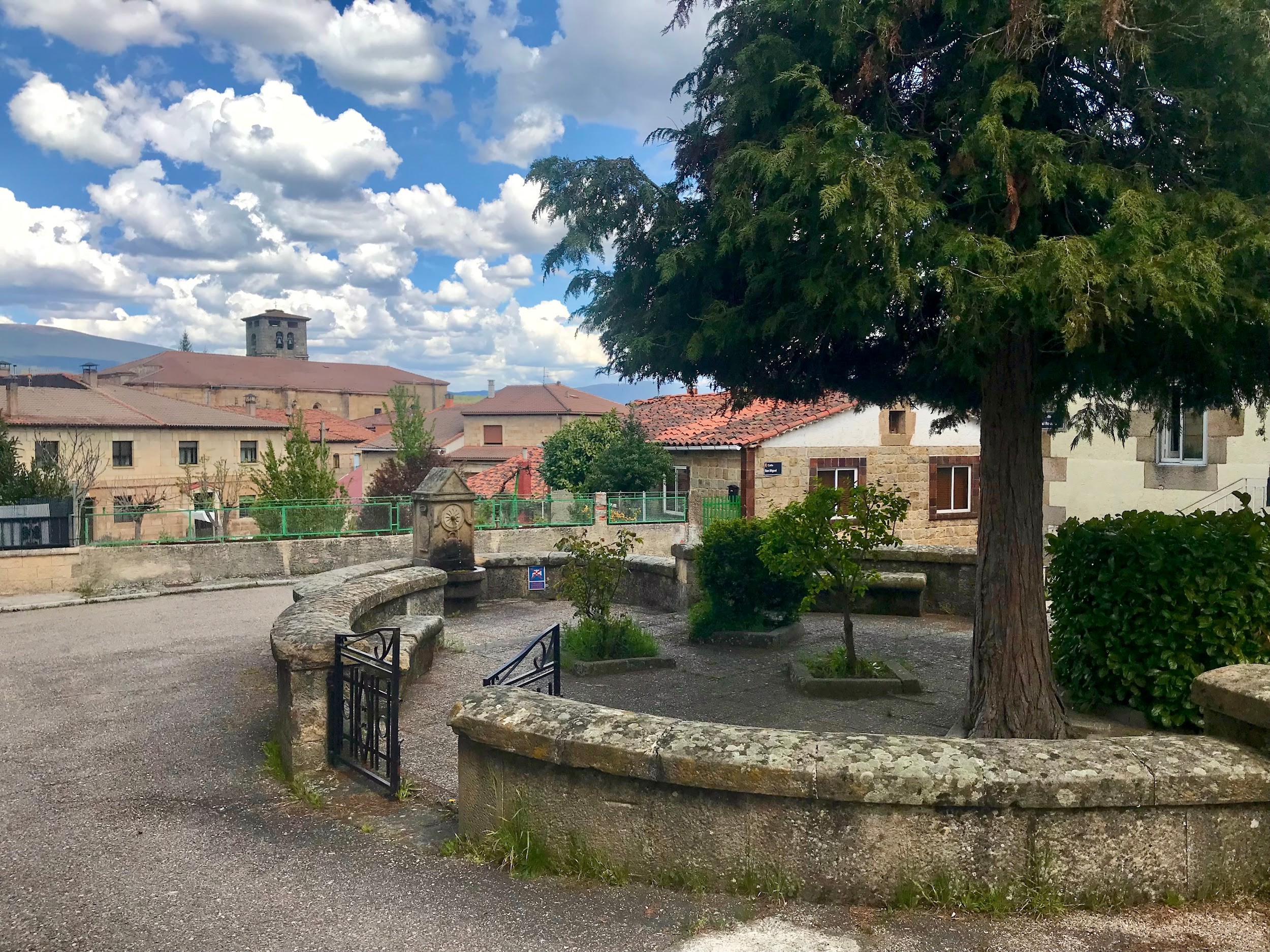 Casas de Peñaguda - Plaza Fuente de Resina
